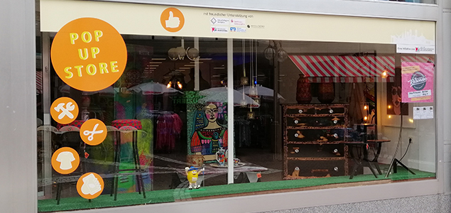 Schaufenster eines Popup-Stores in Pirmasens